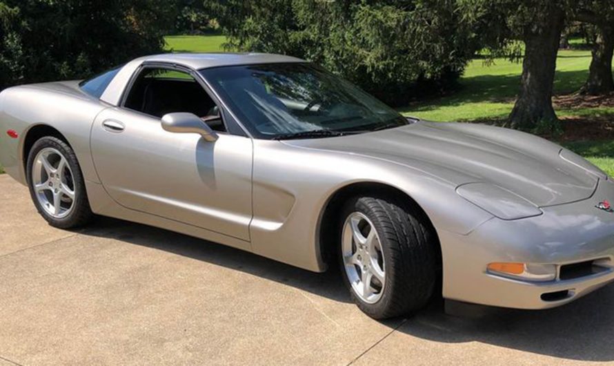 828-Mile C5 Chevy Corvette Looks Like It Just Left The Factory In 2002