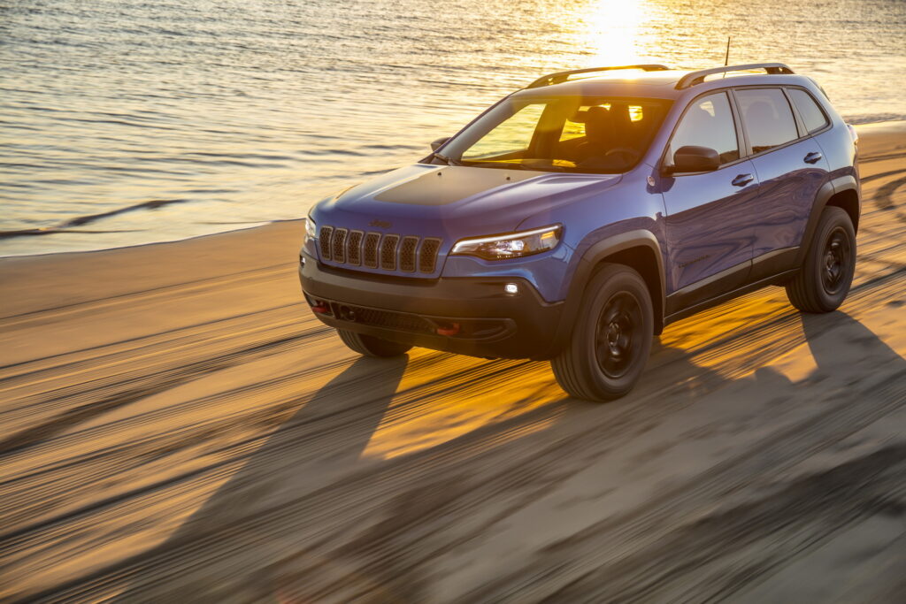  Jeep Cuts Cherokee Lineup Down To Two Trims And Increases Prices For 2023
