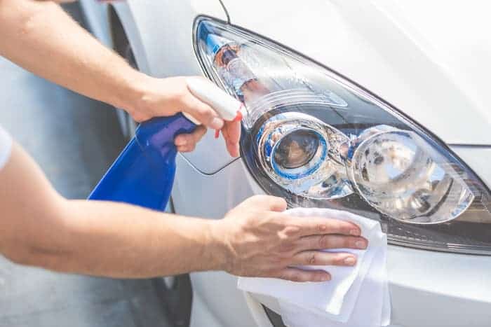How to clean foggy headlights with vinegar