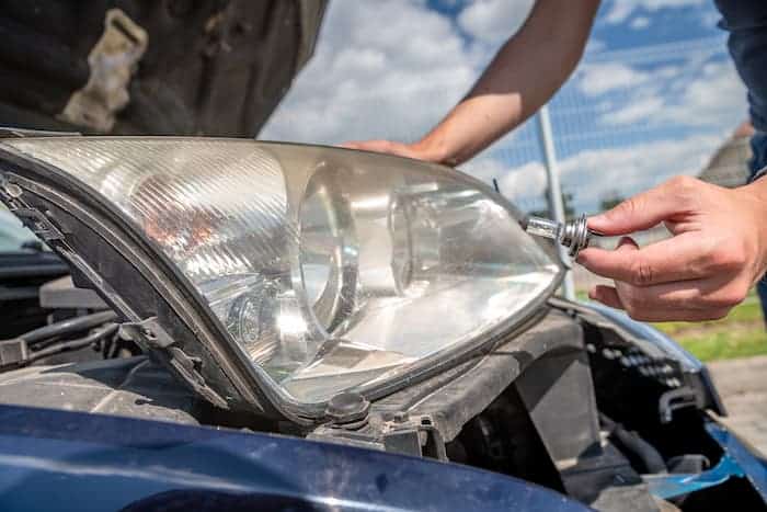 How a lot does it price to replace a headlight bulb