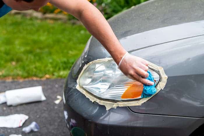 How to clean headlights with toothpaste